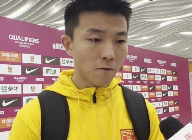 续集的剧情细节尚未确定，但据报道，将讲述在传统杂志出版业衰落的背景下，米兰达（梅丽尔·斯特里普 饰）的事业开始走下坡路，而她曾经的小小跟班艾米丽（艾米莉·布朗特 饰），如今成为一家奢侈品集团的高管，拥有米兰达急需的广告资金。